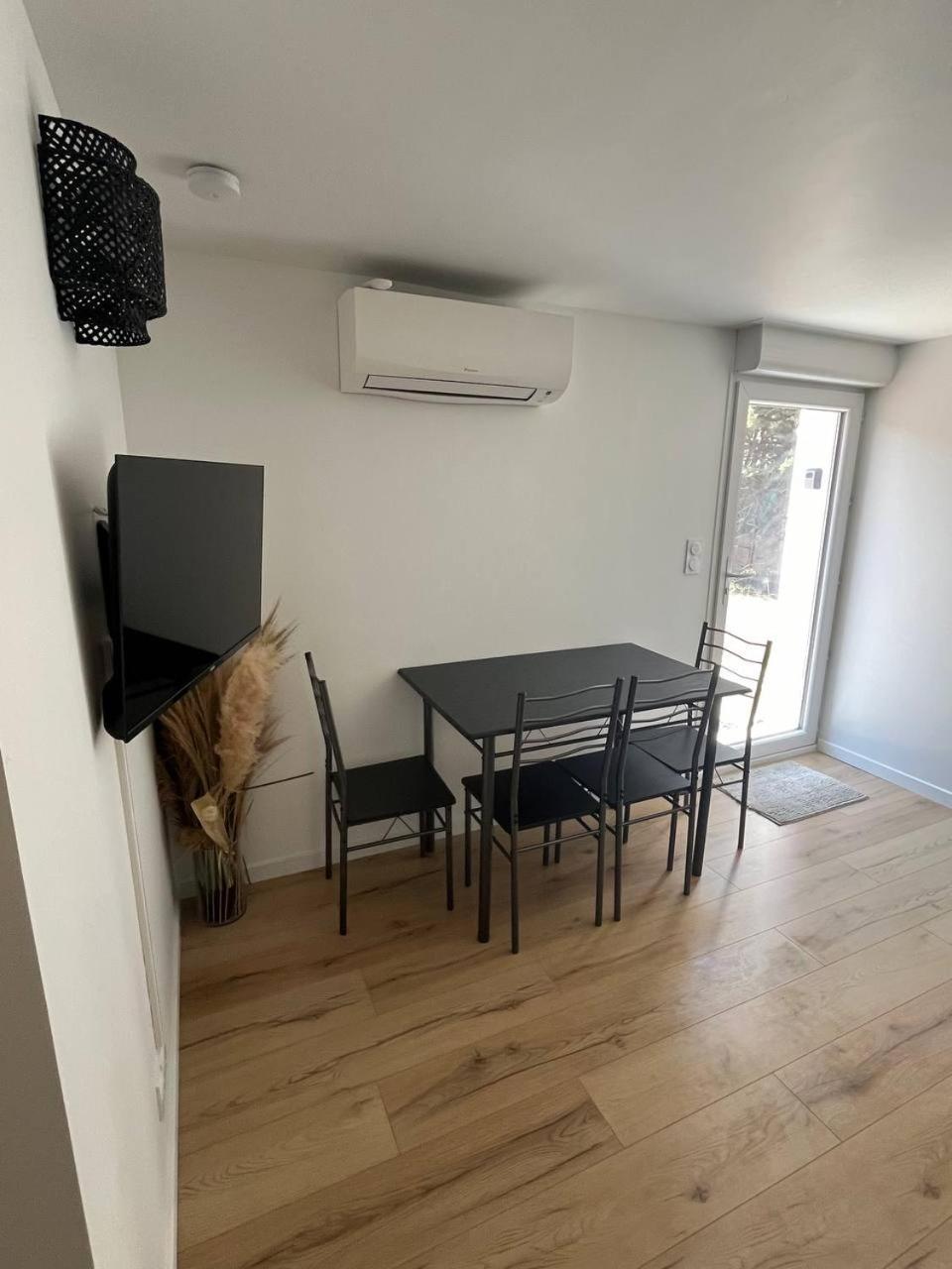 Charmant Et Confortable Appartement Нарбонна Экстерьер фото