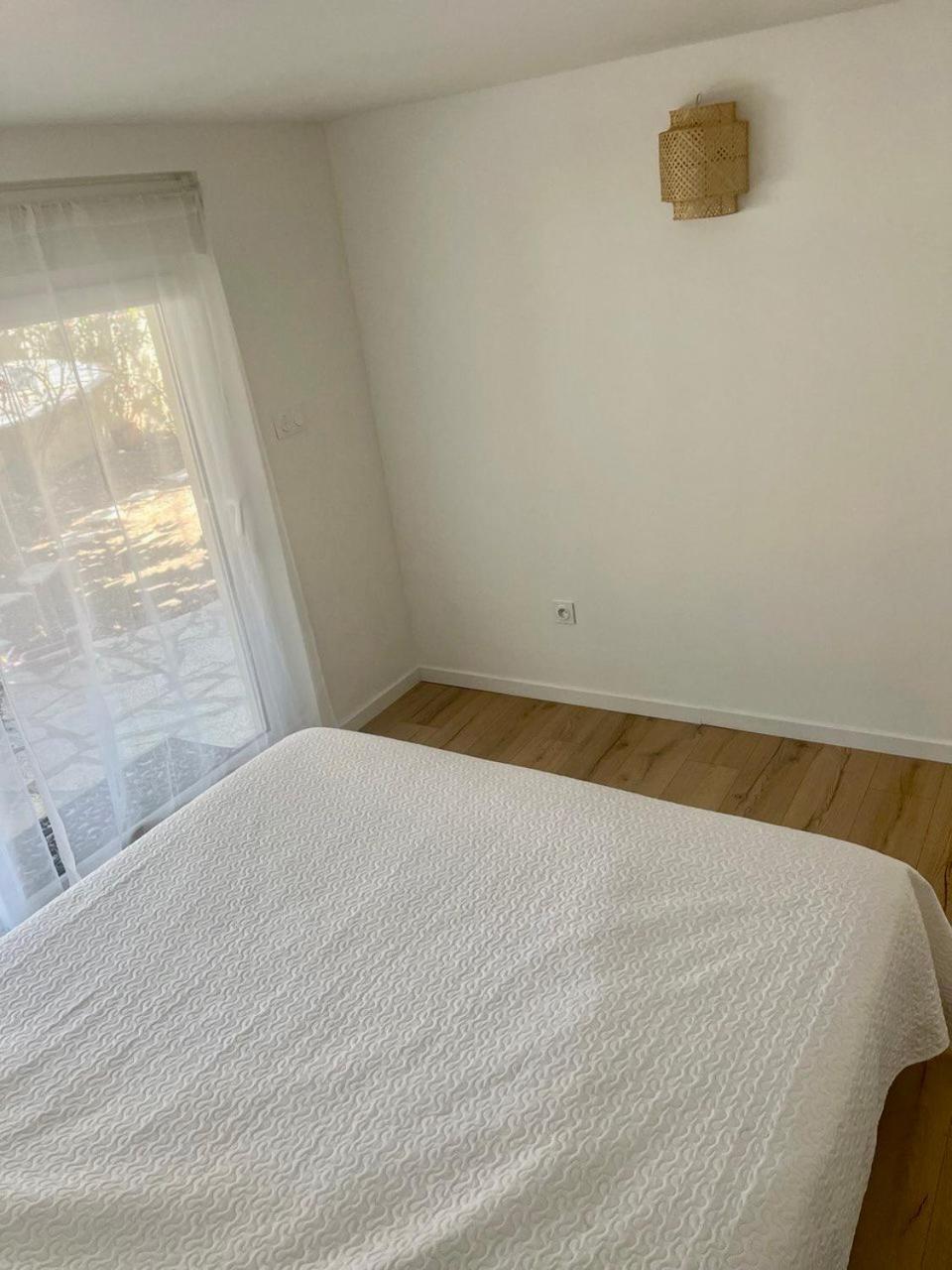 Charmant Et Confortable Appartement Нарбонна Экстерьер фото
