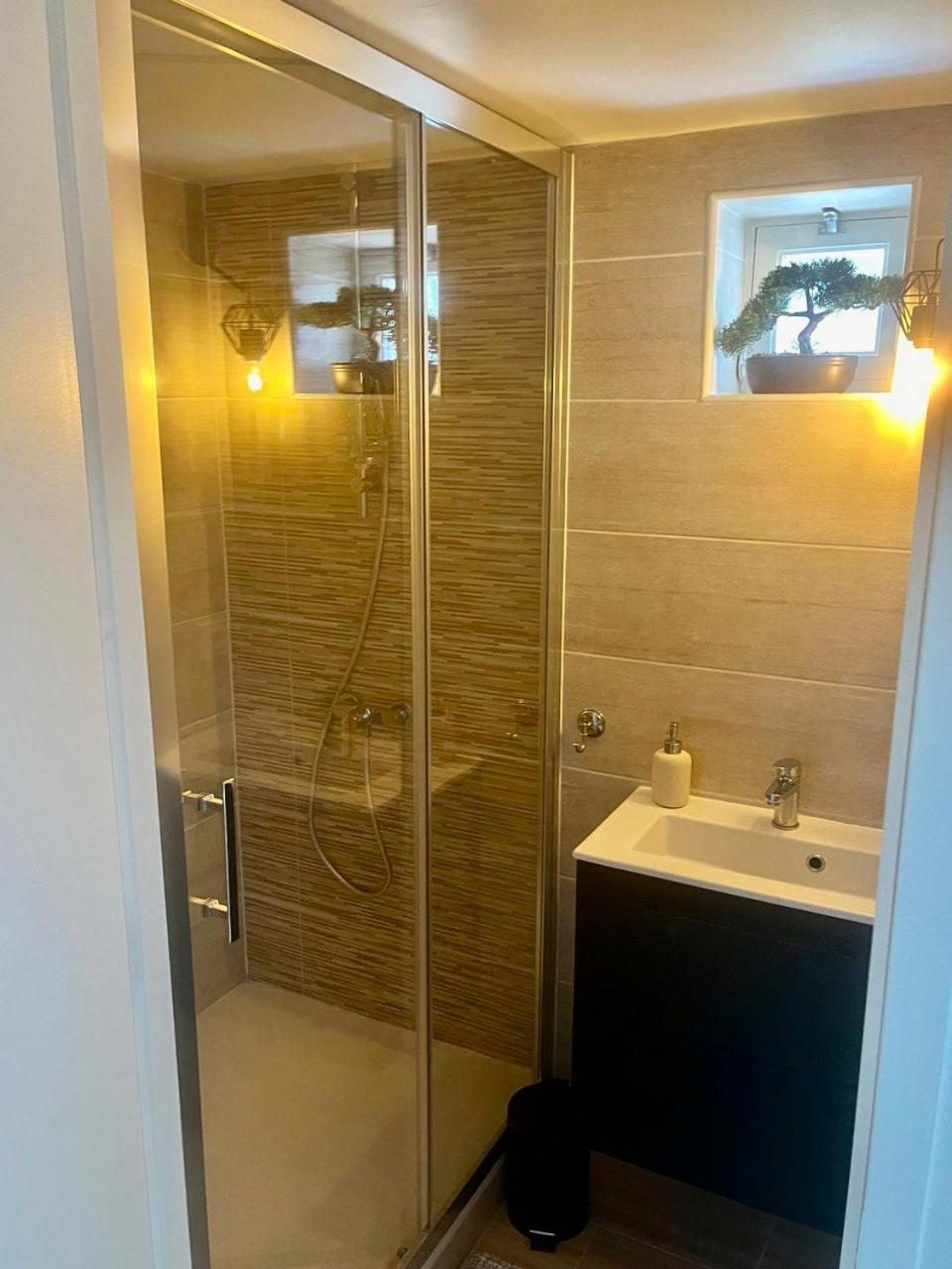 Charmant Et Confortable Appartement Нарбонна Экстерьер фото